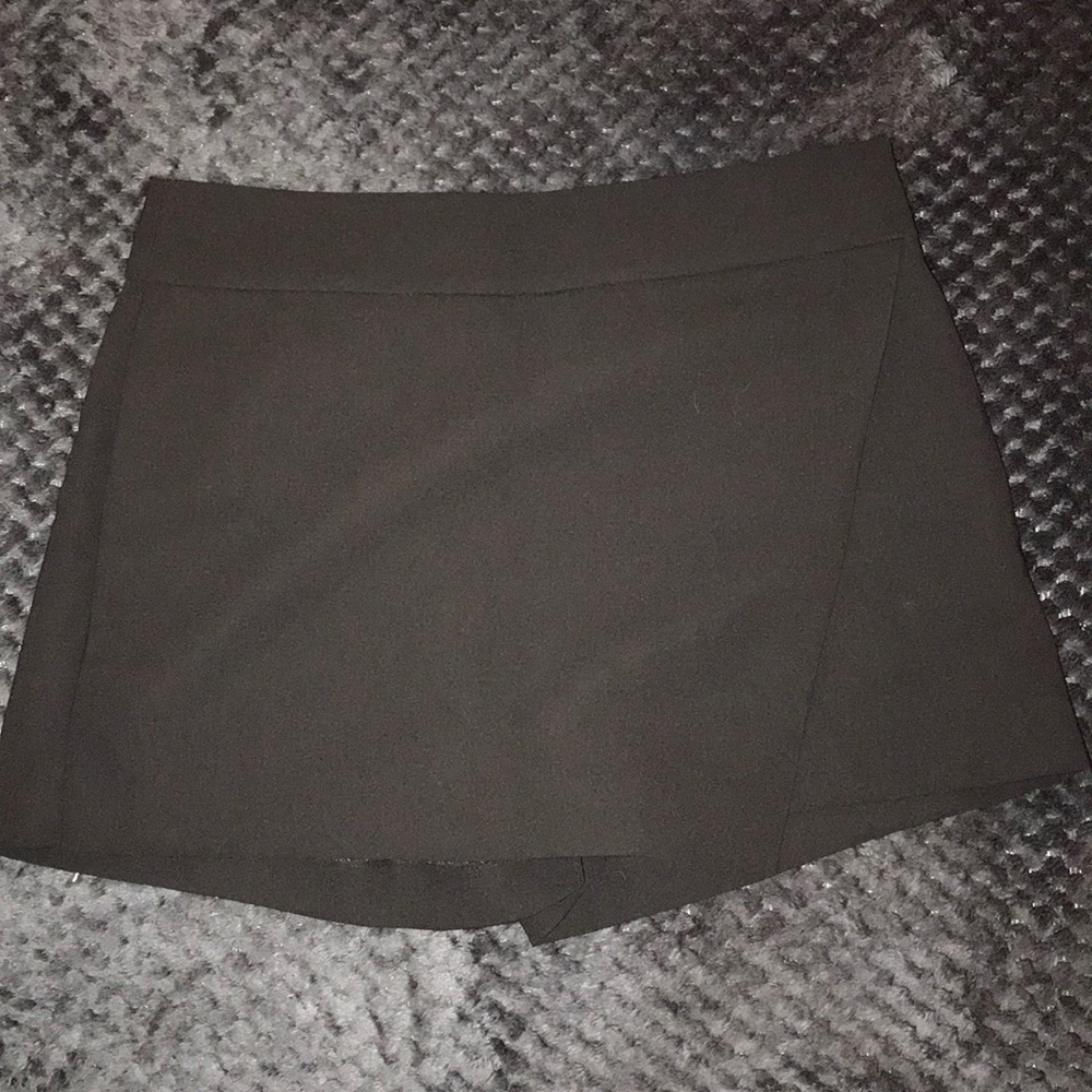 Black envelope skort